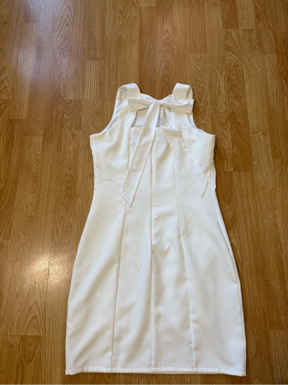 Sam Edelman Classic White Sleeveless Bow Back Sheath Dress - Size 4 ( NWT ) - Picture 4 of 15